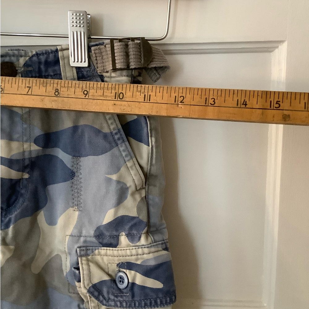 Mini Boden Boys Blue Camo Cargo shorts, 6y - Picture 6 of 6
